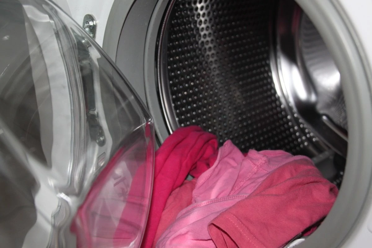 Wasmachine Met Roze Kleren