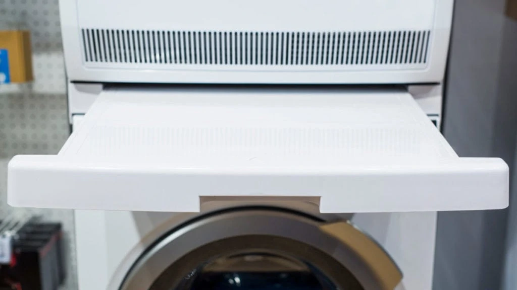 Stapelkit voor wasmachine en droger, vooraanzicht
