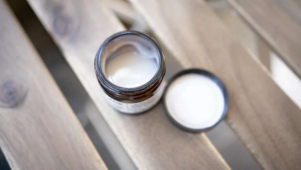 open pot crème van boven