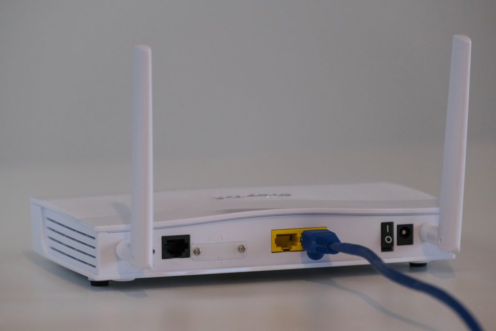 Witte router, achterzijde
