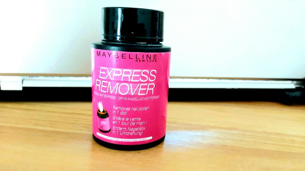 Potje roze/zwart nagellak remover van Maybelline
