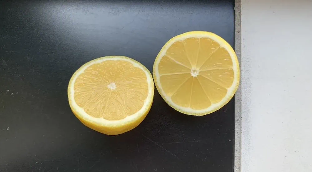 Doorgesneden citroen, bovenaanzicht