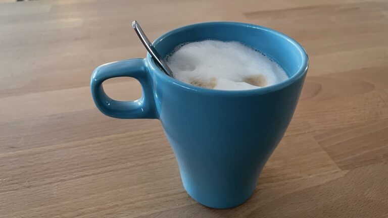 Het Mysterie Ontrafeld: Hoe wordt Cafeïnevrije Koffie Gemaakt?